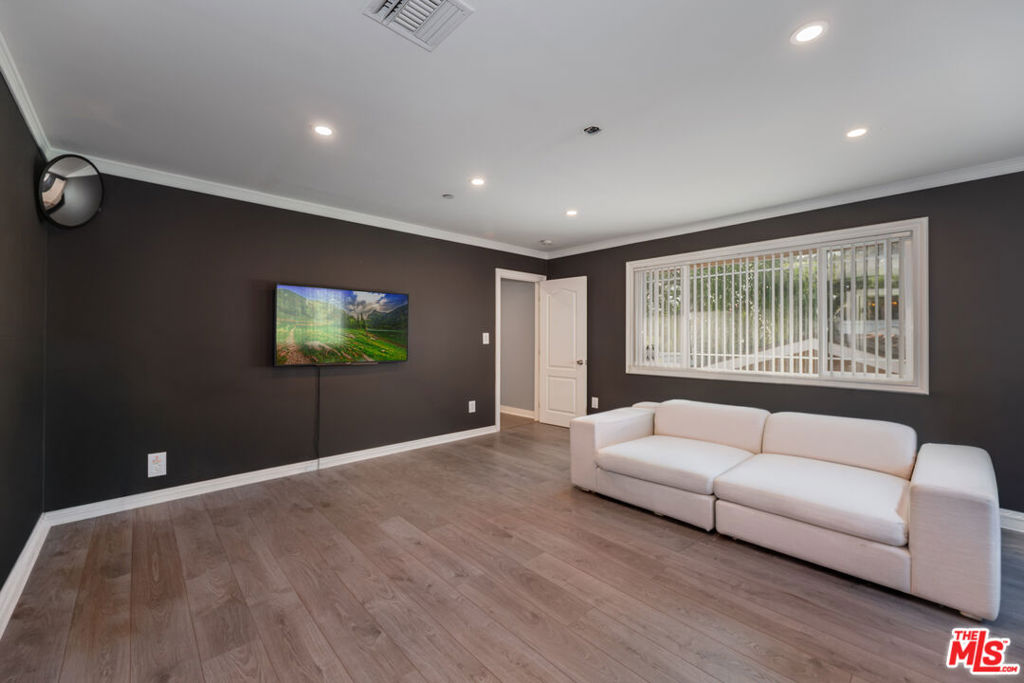 1051 E Verdugo Avenue Property Photo 28