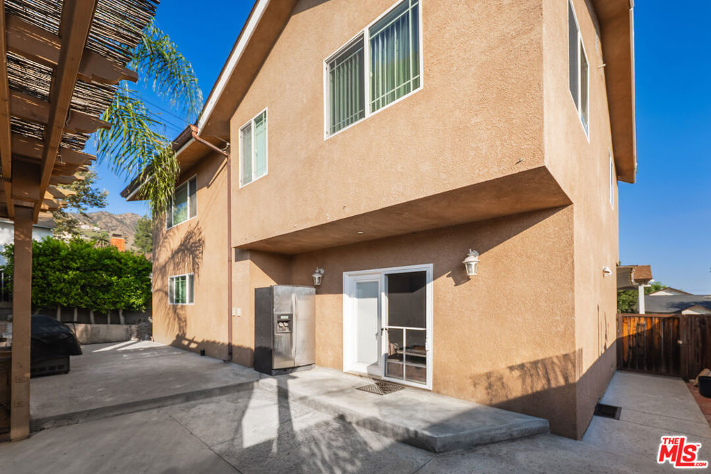 1051 E Verdugo Avenue Property Photo 31