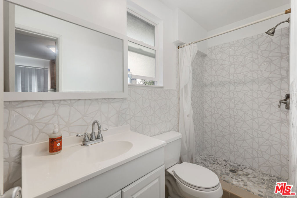 1051 E Verdugo Avenue Property Photo 36