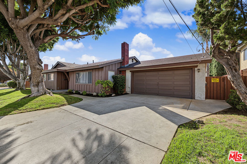 18612 Rayen Street Property Photo 1
