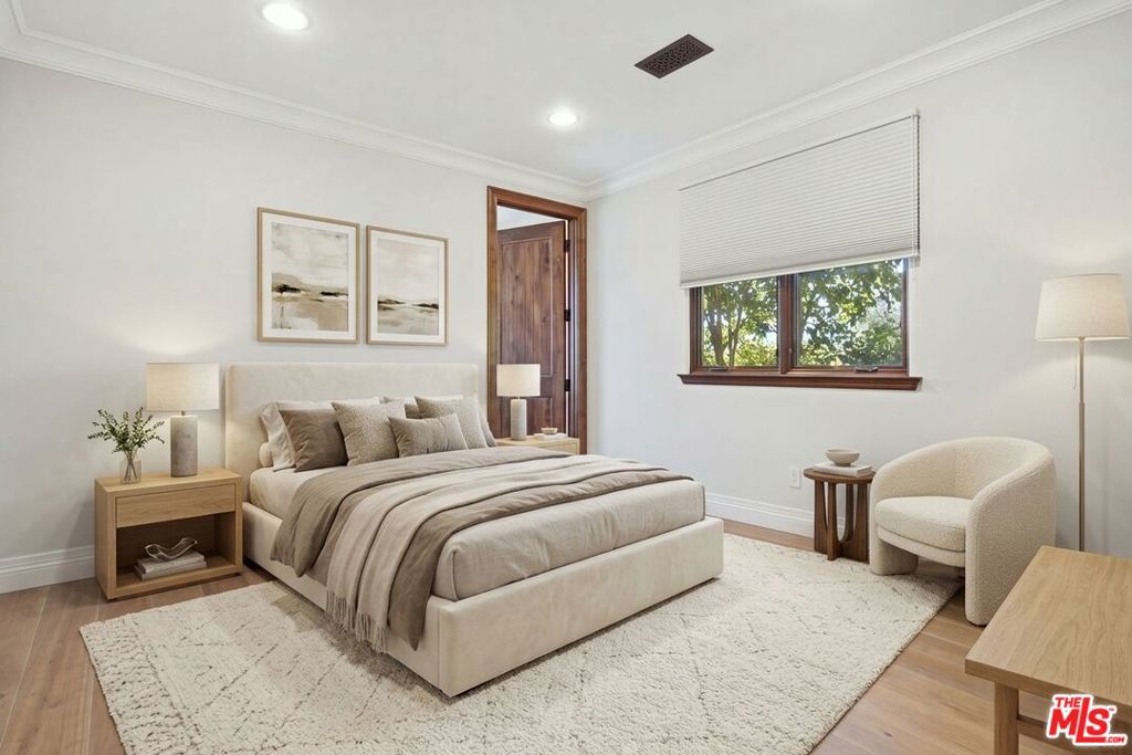 4835 Oak Park Avenue Property Photo 18
