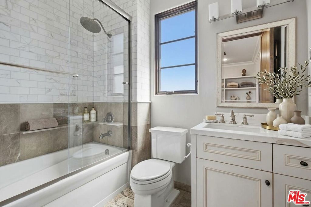 4835 Oak Park Avenue Property Photo 19