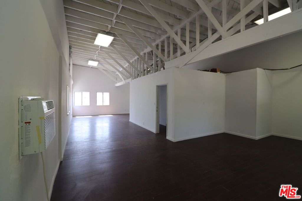 1324 Wilshire Boulevard 3a Property Photo 3