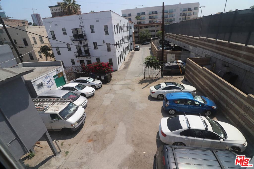 1324 Wilshire Boulevard 3a Property Photo 8