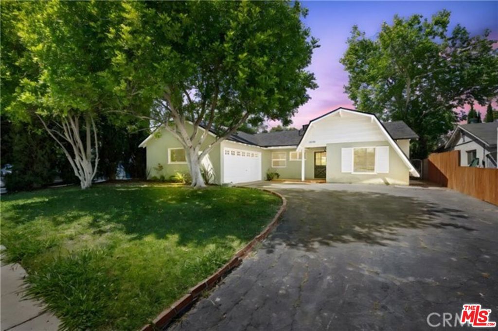 24155 Kittridge Street Property Photo 1