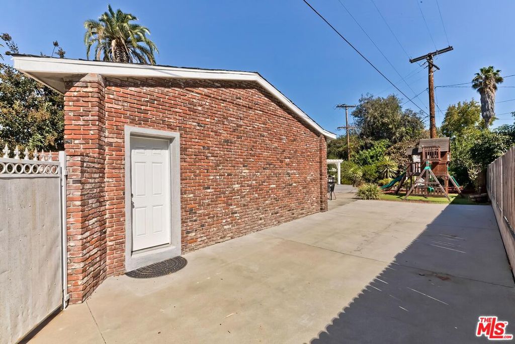 11338 Stevens Avenue Property Photo 35
