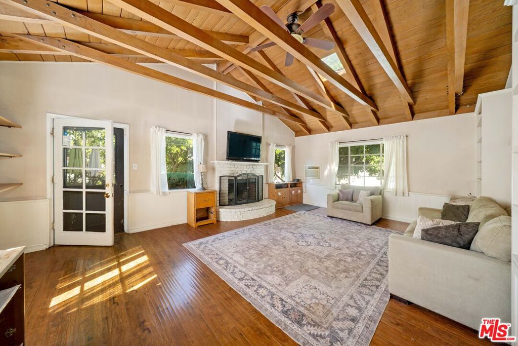 4449 Van Noord Avenue Property Photo 4