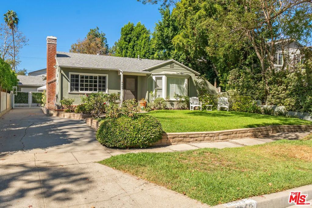 4449 Van Noord Avenue Property Photo 10