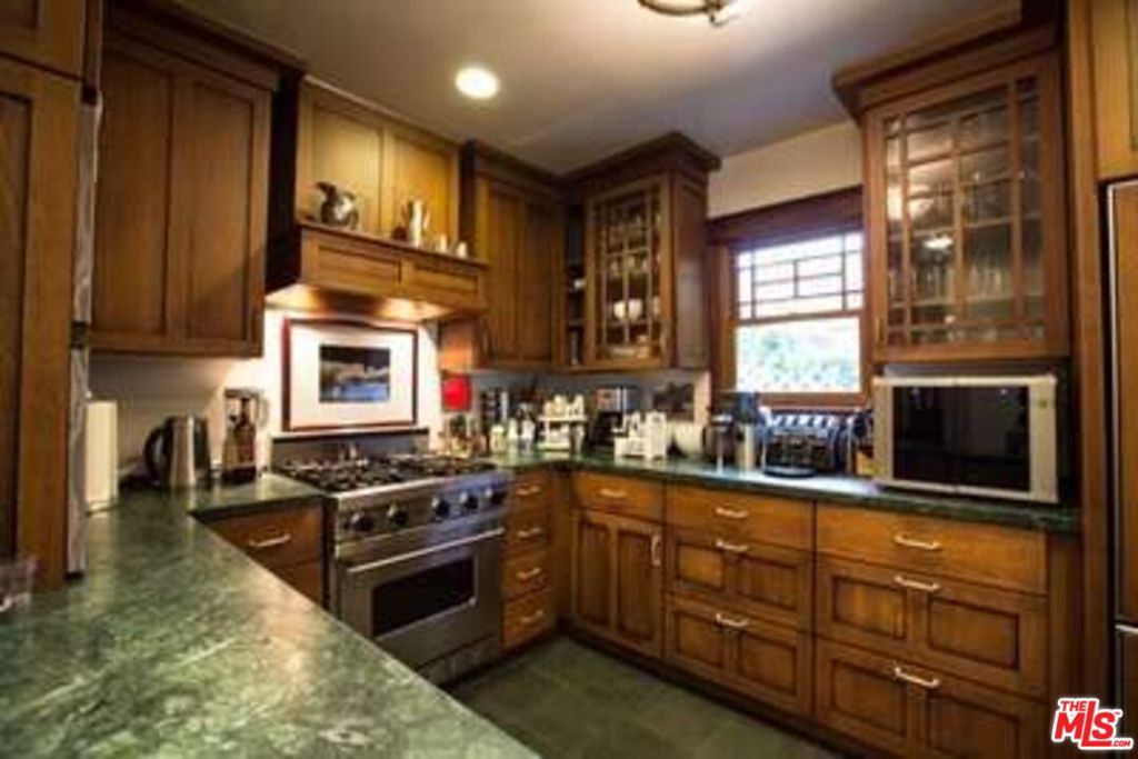 1513 Walgrove Avenue Property Photo 12