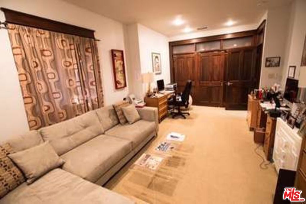 1513 Walgrove Avenue Property Photo 17