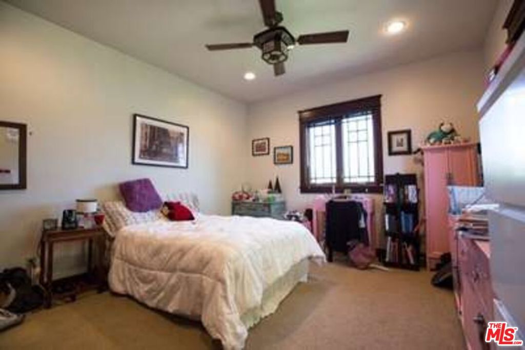 1513 Walgrove Avenue Property Photo 21