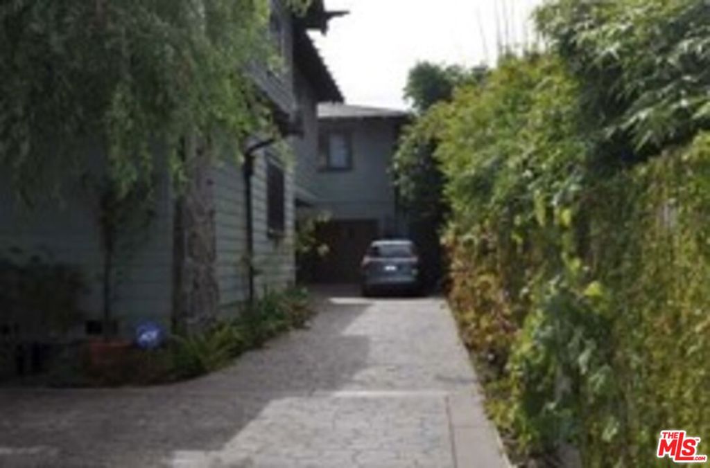 1513 Walgrove Avenue Property Photo 26