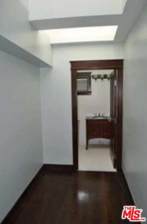 1513 Walgrove Avenue Property Photo 32