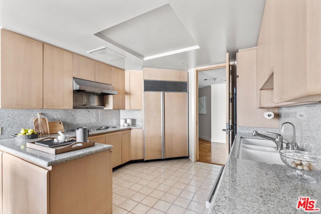 10490 Wilshire Boulevard 906 Property Photo 10