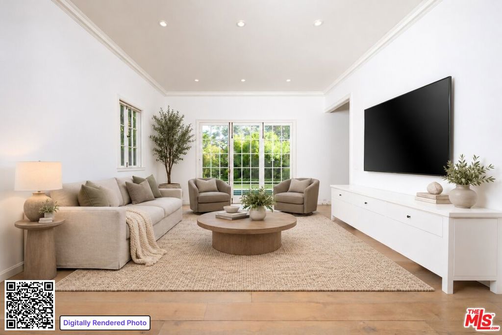 366 S June Street Property Photo 6