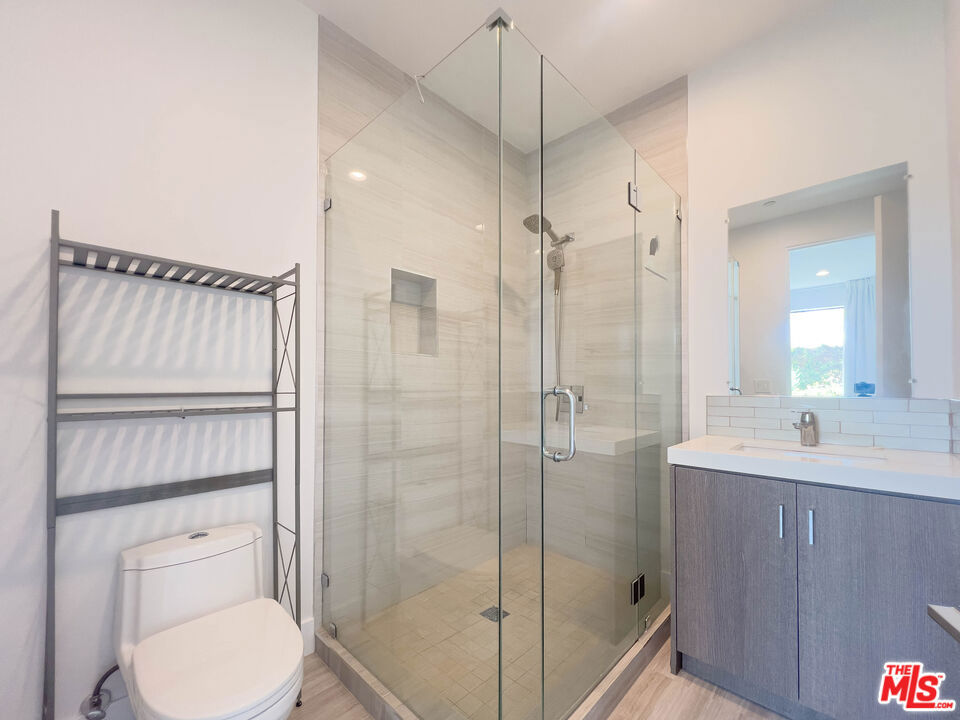 948 N Benton Way Property Photo 7