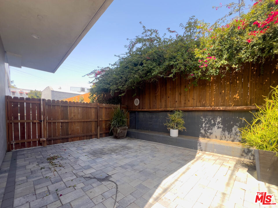 948 N Benton Way Property Photo 31