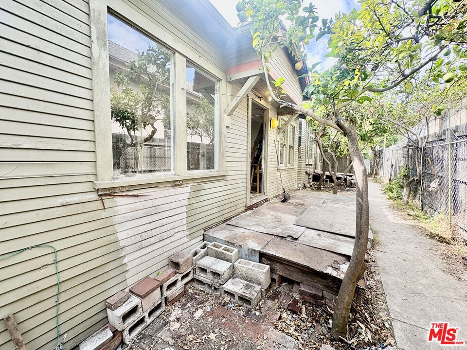 2005 4th Street Property Photo 17