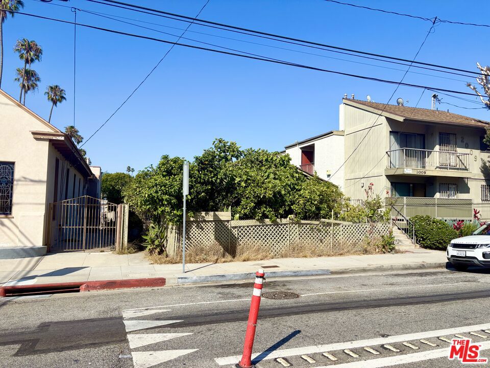 2005 4th Street Property Photo 23
