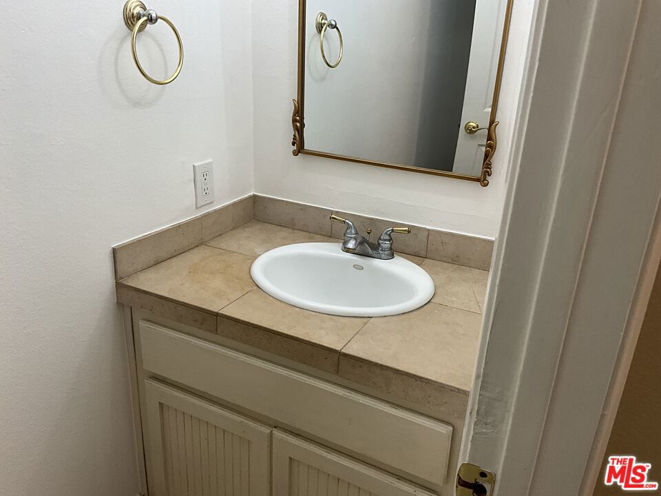 3910 W 182nd Street 6 Property Photo 15