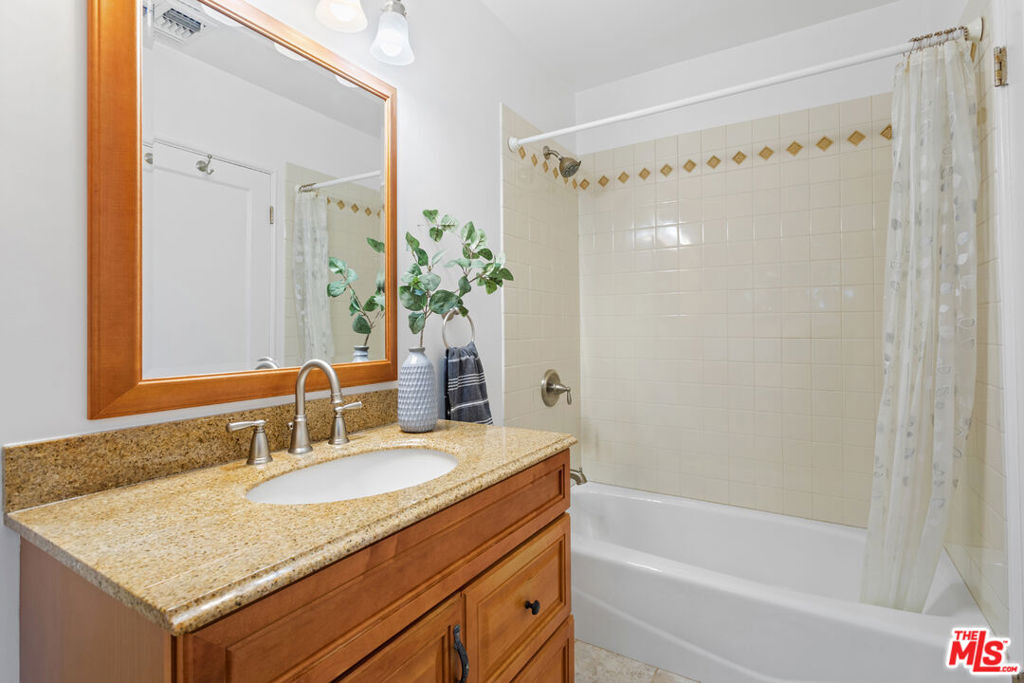 5112 Village Property Photo 19