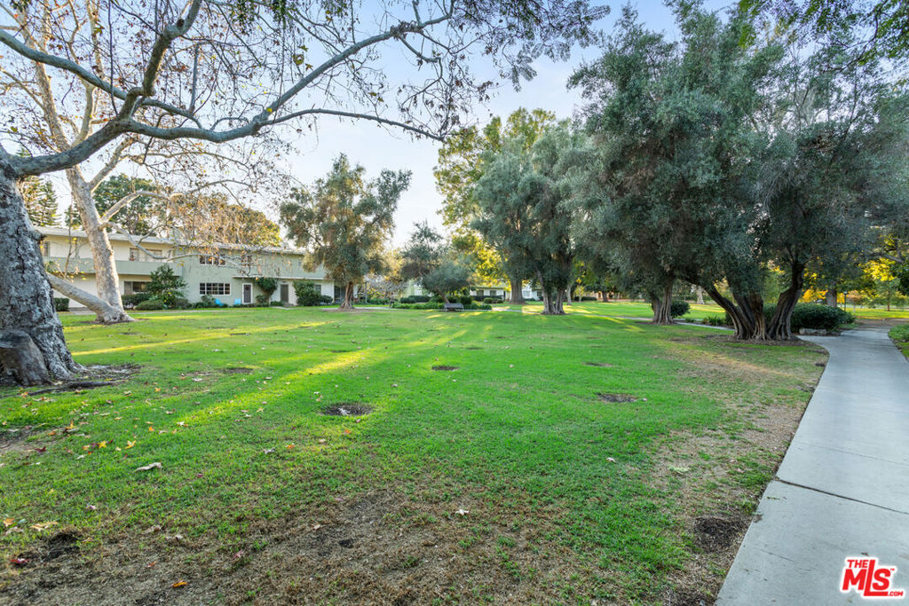5112 Village Property Photo 23