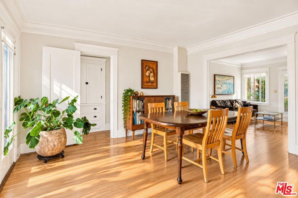 2753 S Rimpau Boulevard Property Photo 11