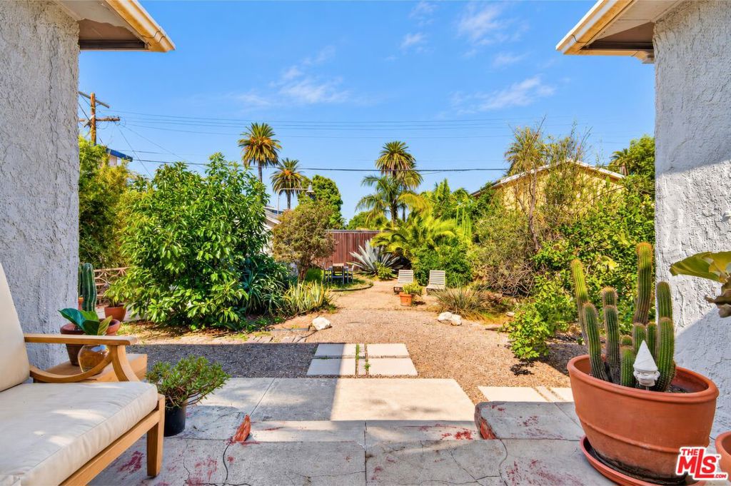 2753 S Rimpau Boulevard Property Photo 23