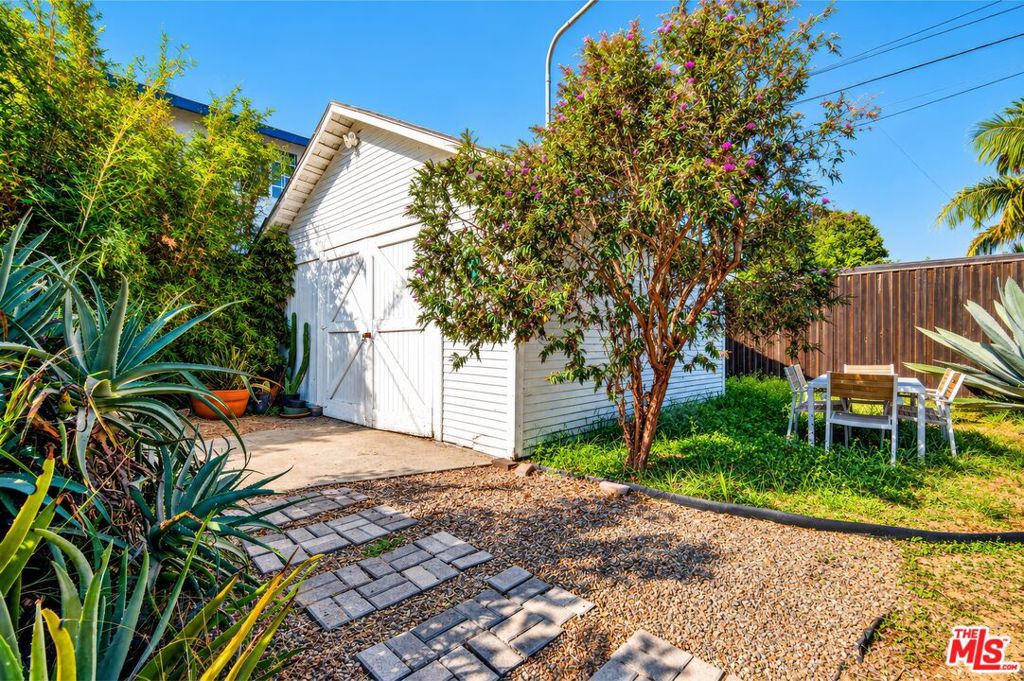 2753 S Rimpau Boulevard Property Photo 25