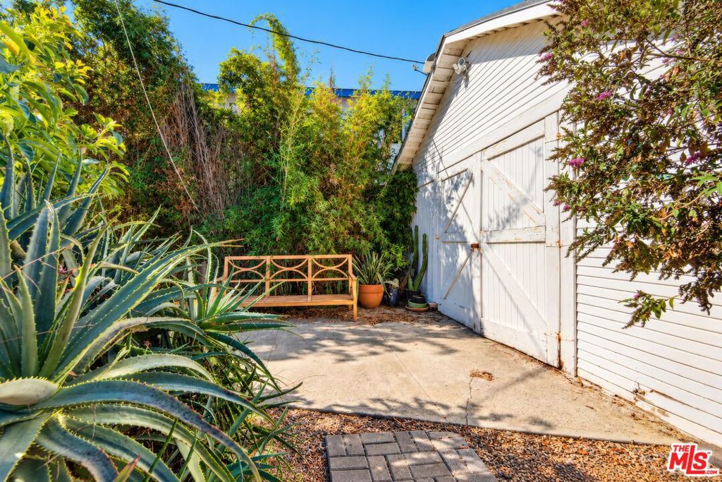 2753 S Rimpau Boulevard Property Photo 26