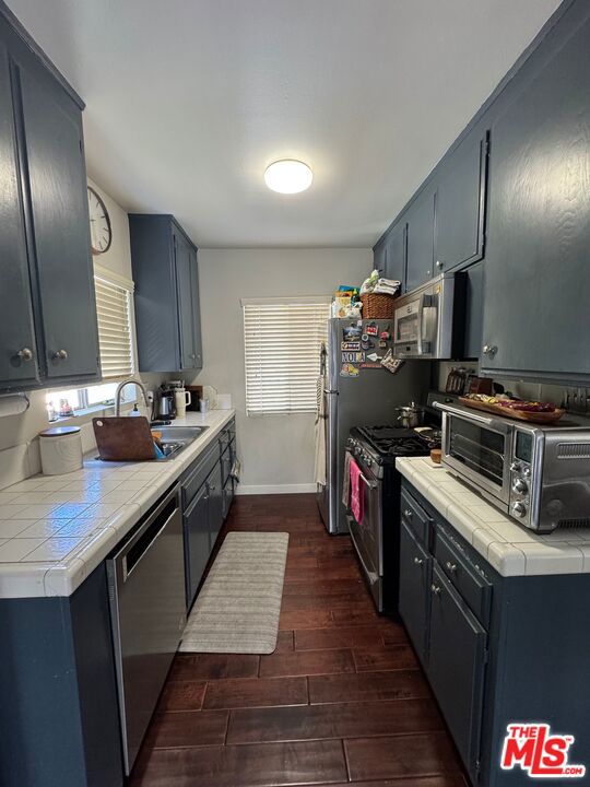 864 Granville Avenue Property Photo 26