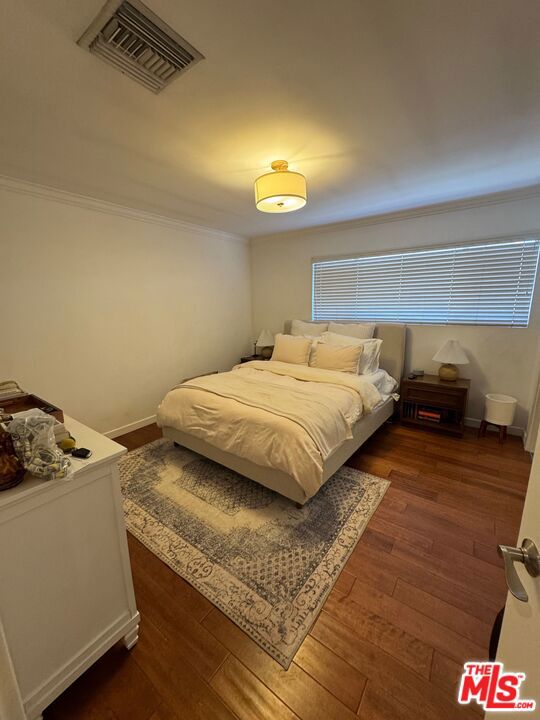 864 Granville Avenue Property Photo 34