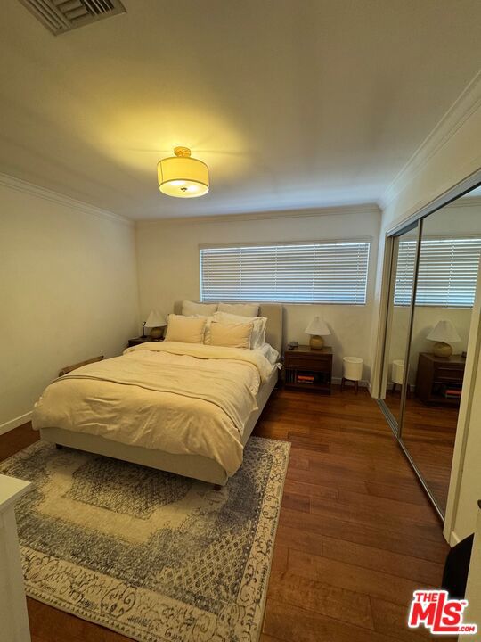 864 Granville Avenue Property Photo 35