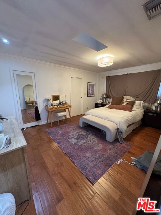 864 Granville Avenue Property Photo 37