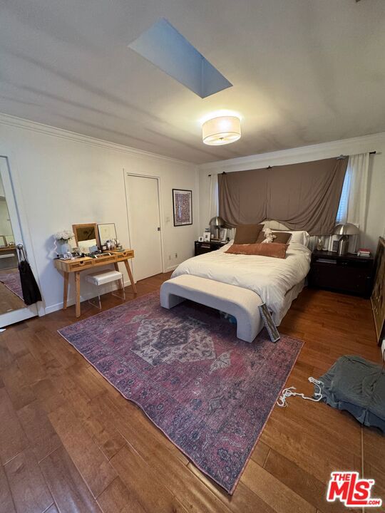 864 Granville Avenue Property Photo 38