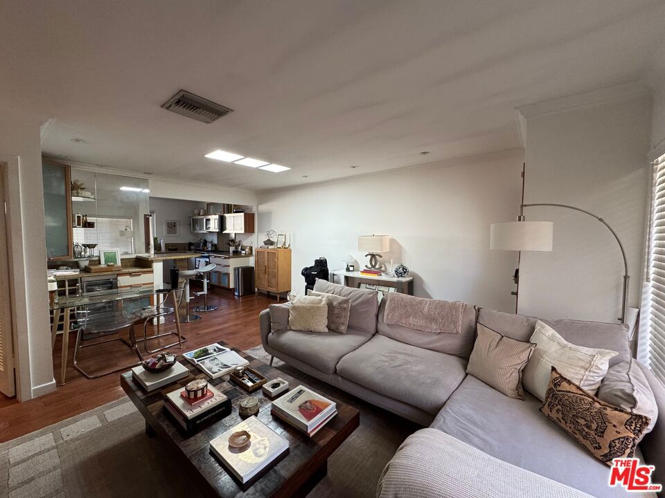 864 Granville Avenue Property Photo 41