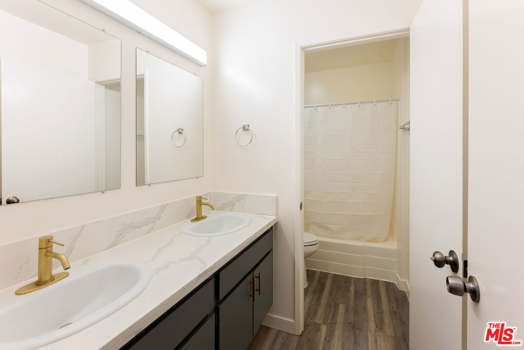 11425 Tiara Street Property Photo 12