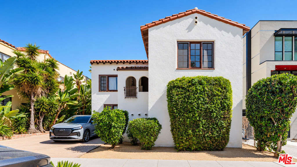 1206 N Orange Grove Avenue Property Photo 11