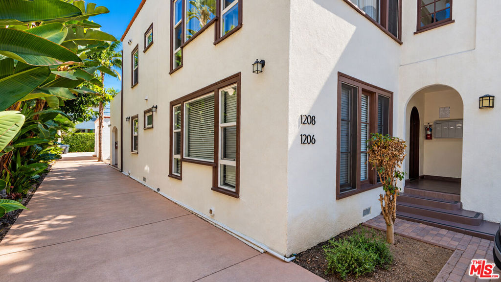 1206 N Orange Grove Avenue Property Photo 12