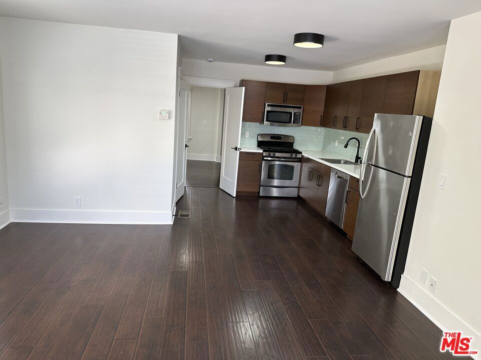 1206 N Orange Grove Avenue Property Photo 22