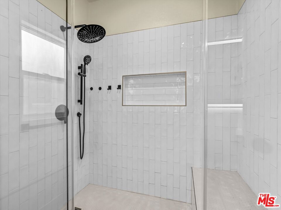 2255 W 29th Street Property Photo 19
