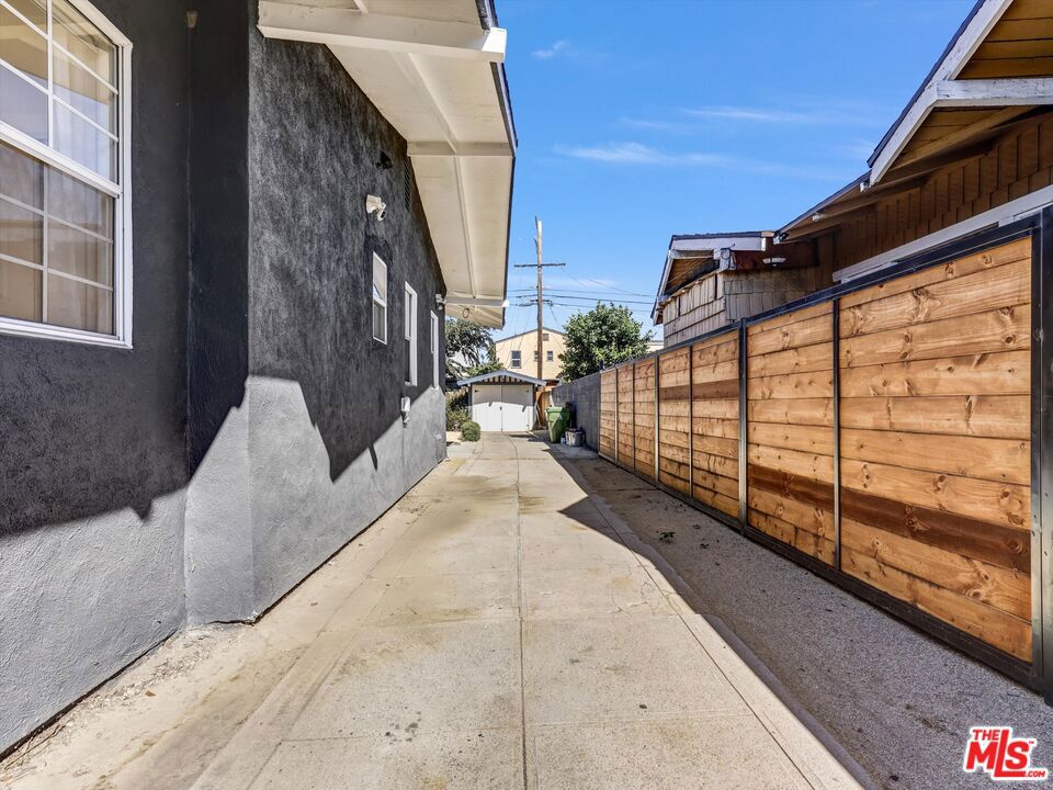 2255 W 29th Street Property Photo 29
