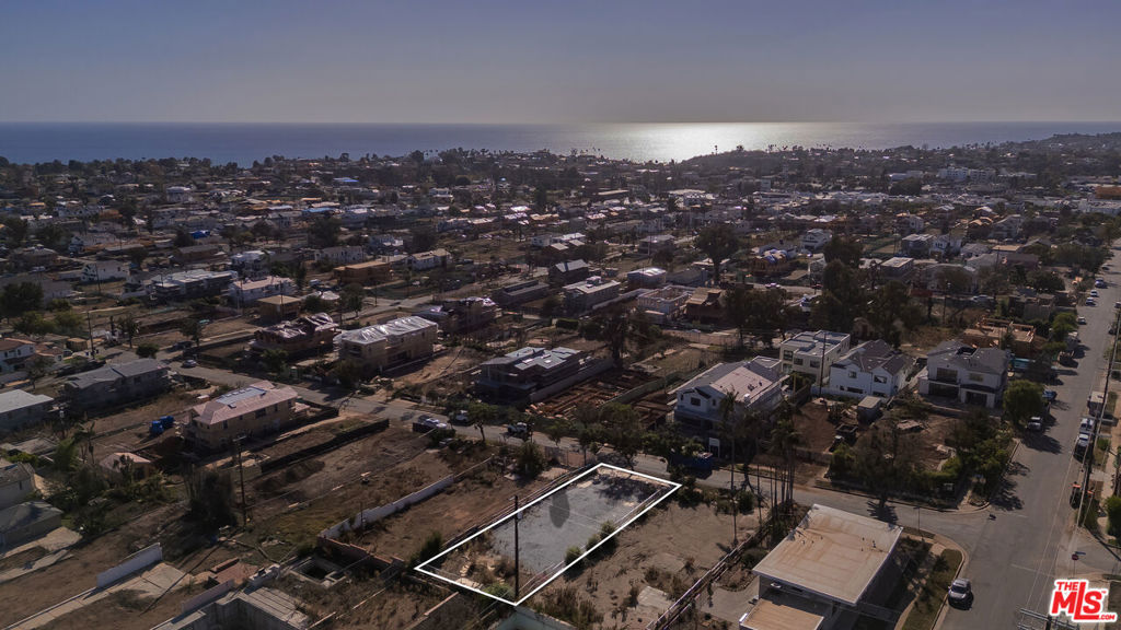 1048 Kagawa Street Property Photo 2