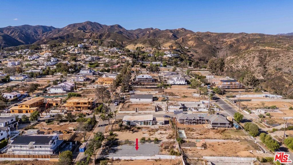 1048 Kagawa Street Property Photo 4