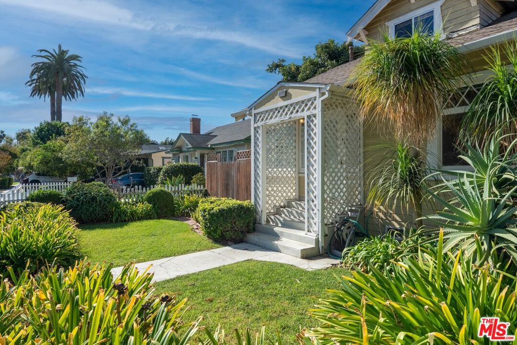 2421 Glyndon Avenue Property Photo 1