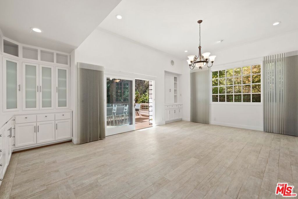 1033 Wellesley Avenue Property Photo 8