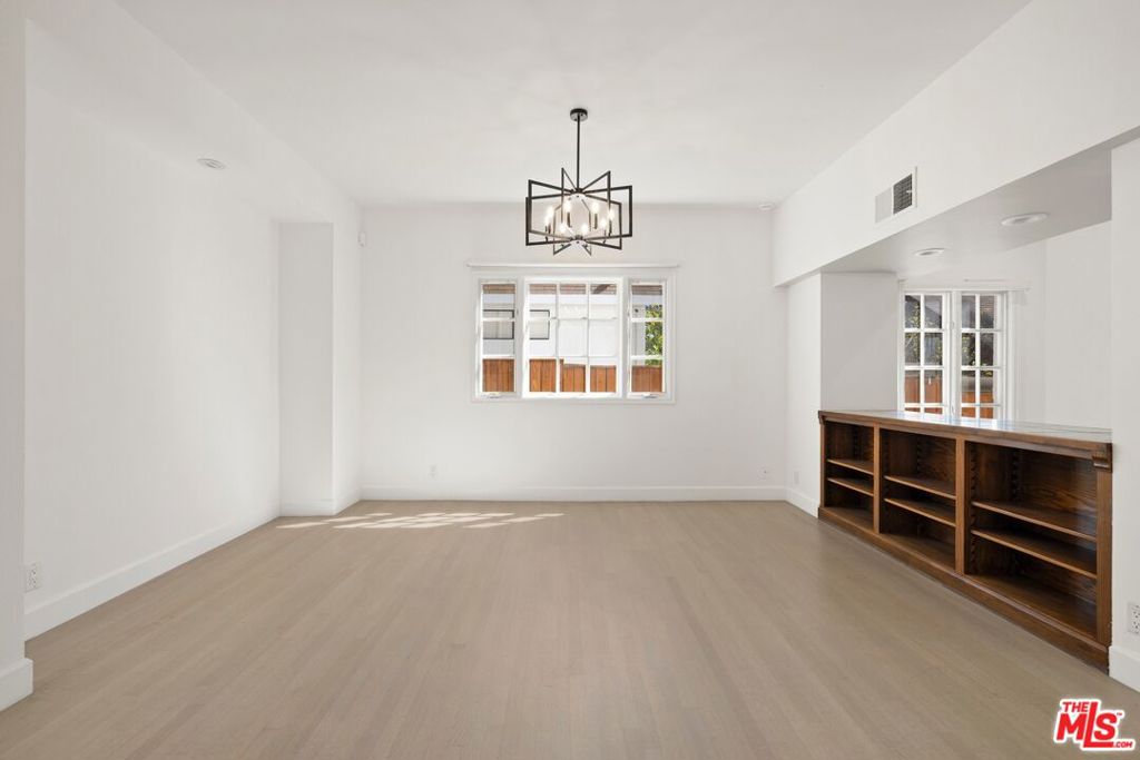 1033 Wellesley Avenue Property Photo 12