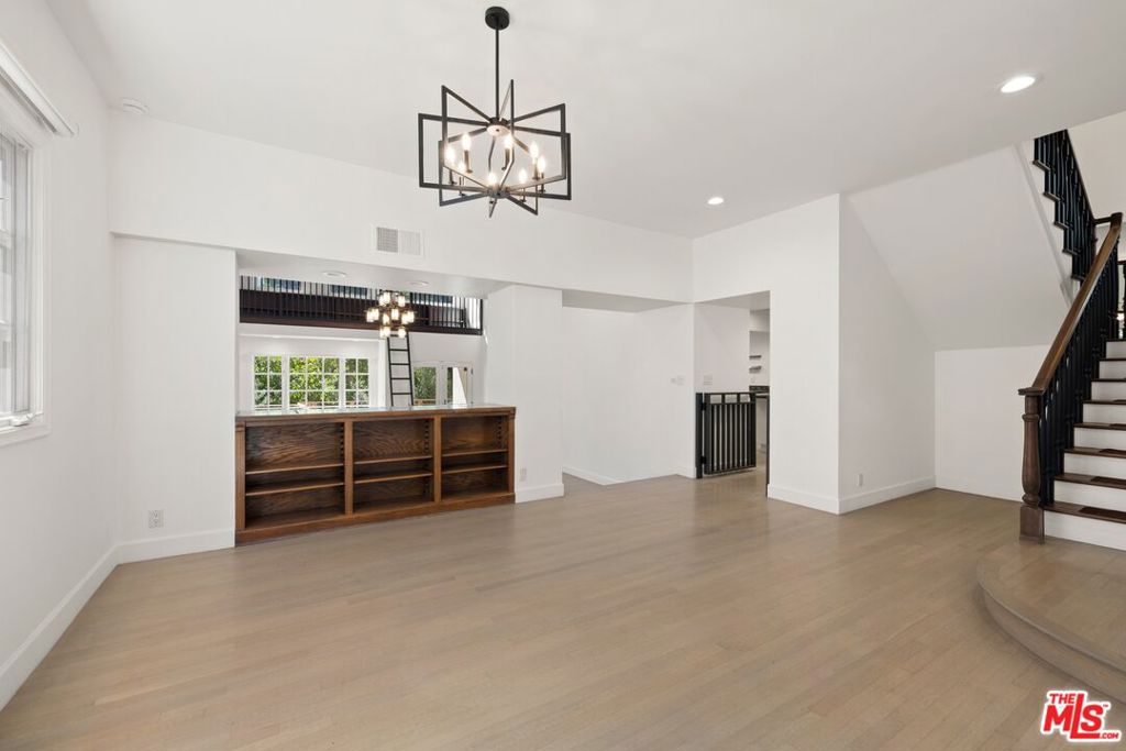 1033 Wellesley Avenue Property Photo 14