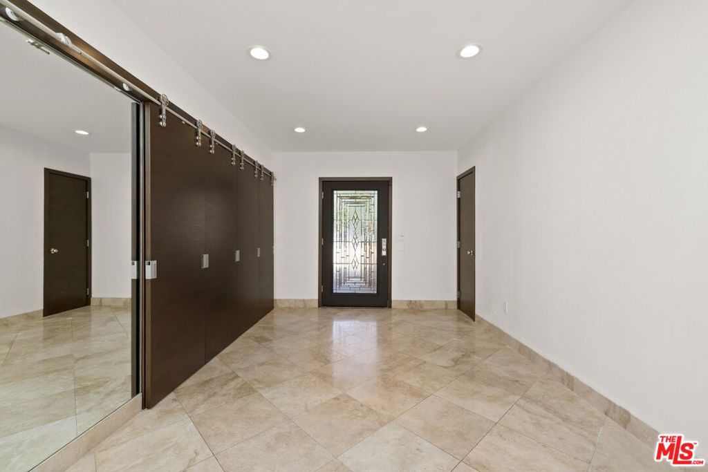 1033 Wellesley Avenue Property Photo 24