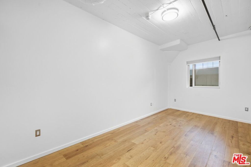200 N San Fernando Road 312 Property Photo 7
